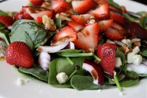 Spinach-Strawberry-Salad-recipe-2